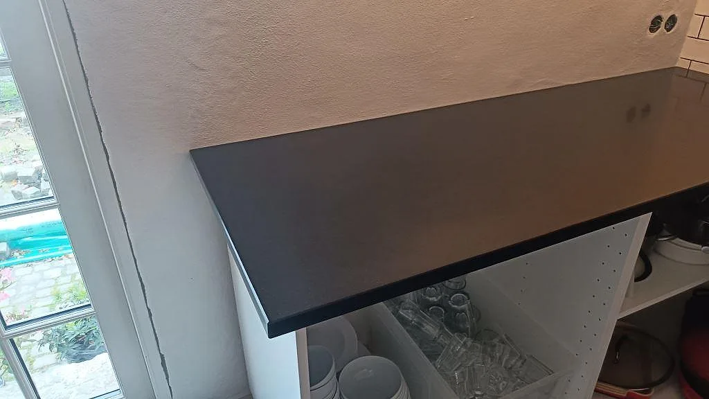 Køkkenbordplade i Nero Assoluto, Ystad – billede 2
