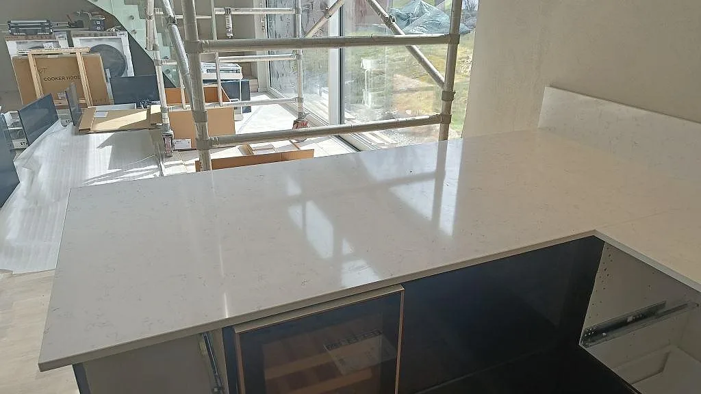 Køkkenbordplade i Noble Areti Bianco, Torslanda – billede 6