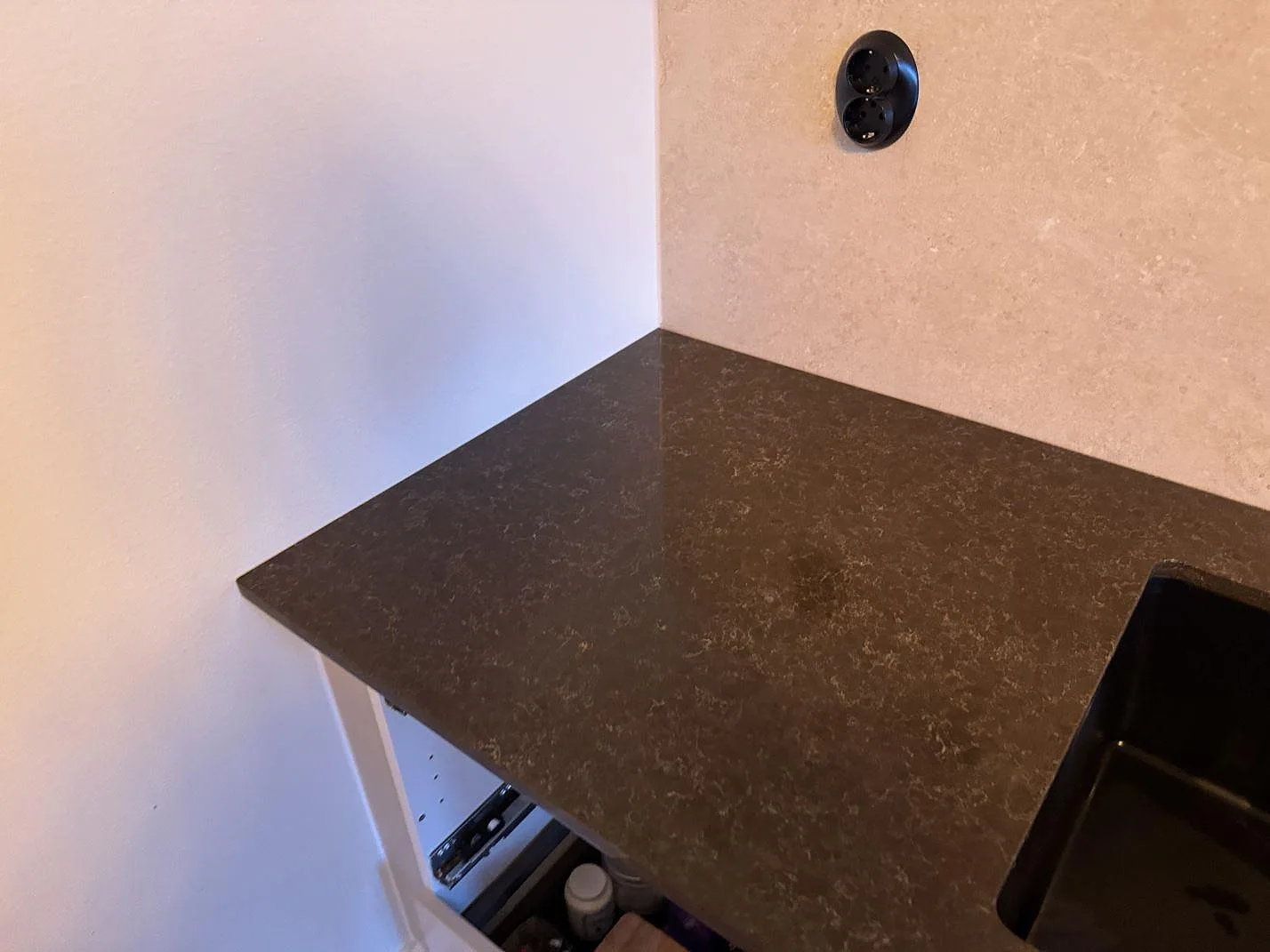 Køkkenbordplade i Noble Athos Brown, Malmö – billede 4