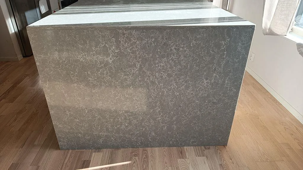 Køkkenbordplade i Technistone Noble Olympos Mist, Glumslöv – billede 3