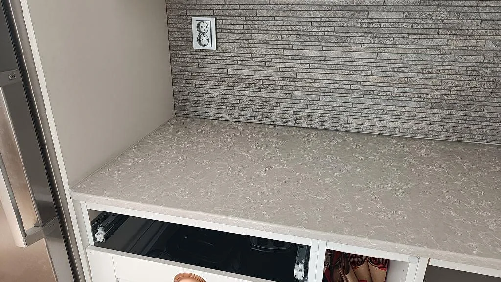 Køkkenbordplade i Technistone Noble Olympos Mist, Glumslöv – billede 7
