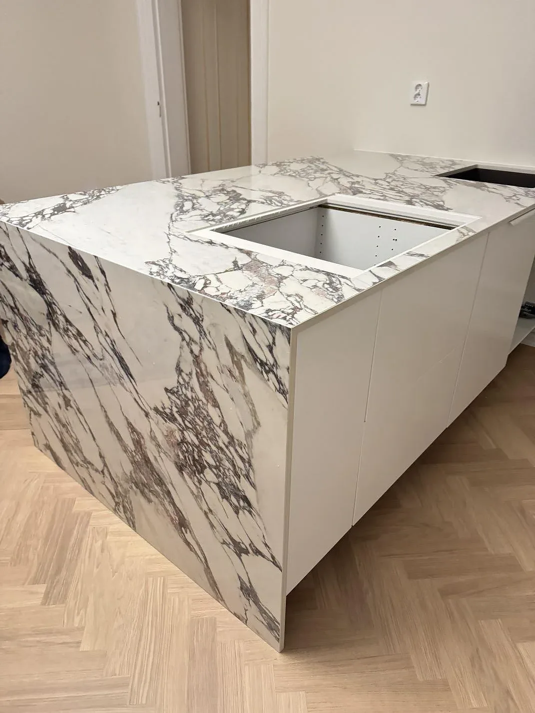 Køkkenbordplade i Nuovo Corso Arabescato Viola, Helsingborg – billede 6