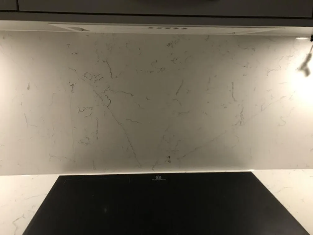 Køkkenbordplade i Quarella Bianco Saturno, Genarp – billede 7