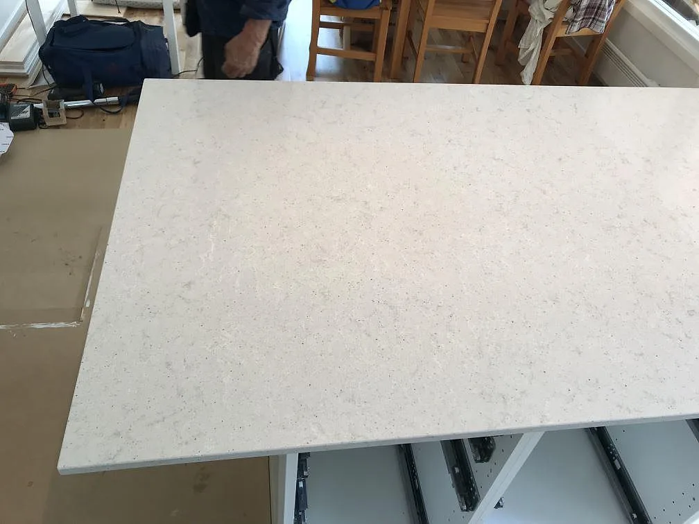 Køkkenbordplade i Quarella Bianco Savoia, Beddingestrand – billede 8