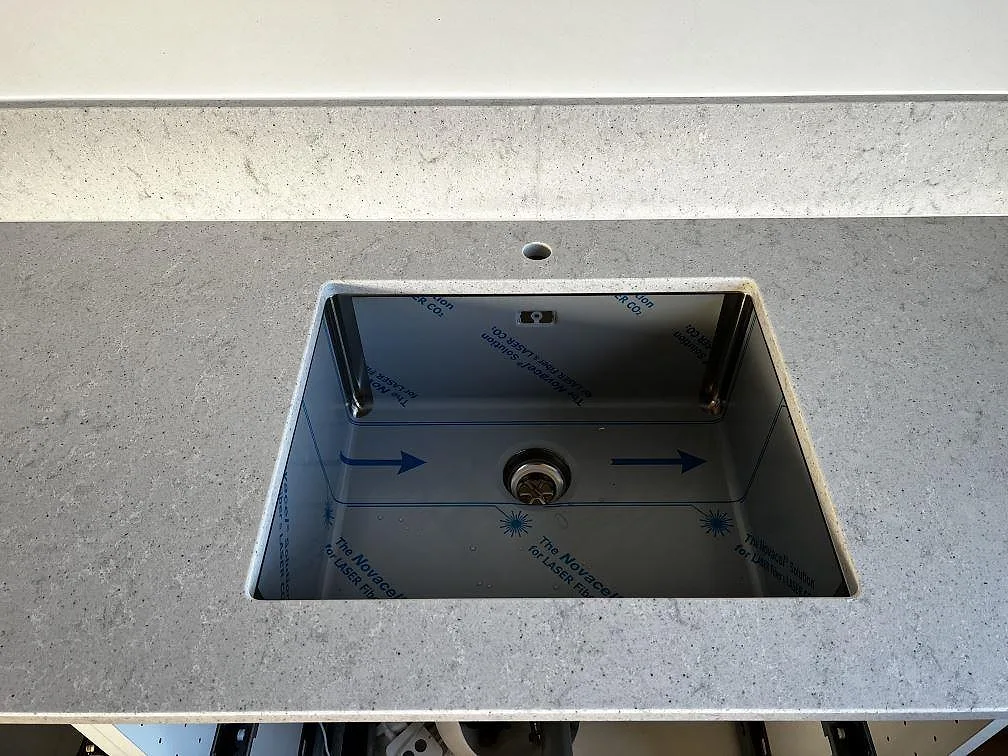 Køkkenbordplade i Quarella Bianco Savoia, Lomma – billede 4