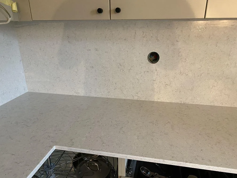 Køkkenbordplade i Quarella Bianco Savoia, Malmö – billede 7