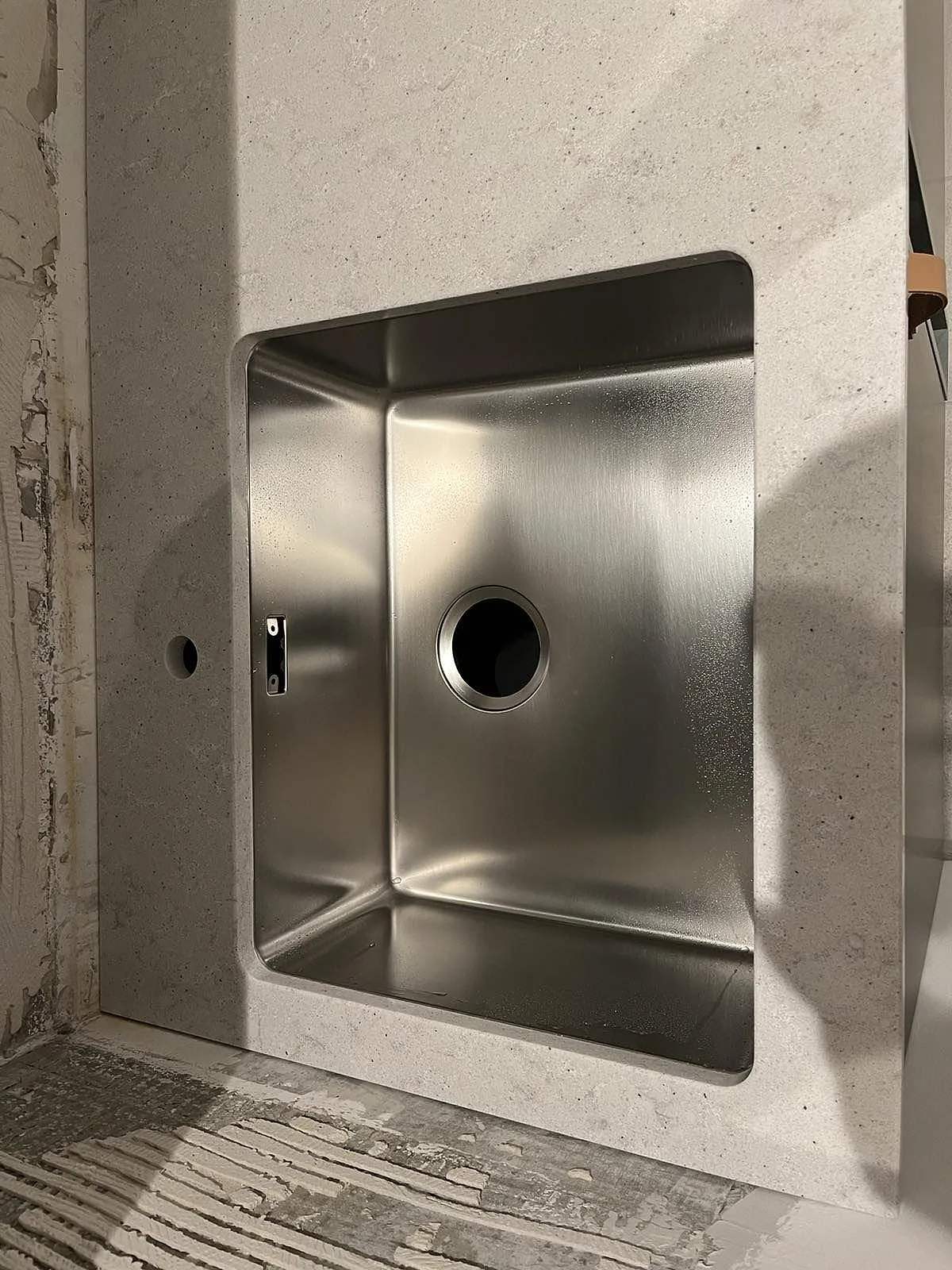 Køkkenbordplade i Quarella Bianco Savoia, Malmö – billede 5