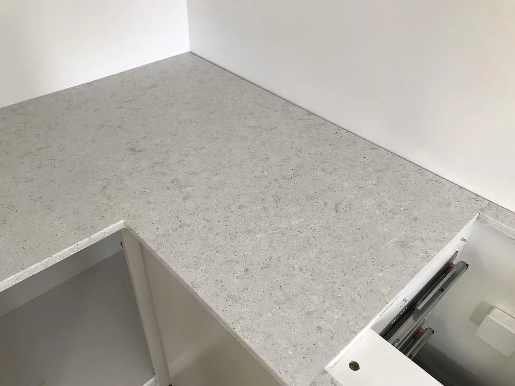 Køkkenbordplade i Quarella Bianco Savoia, Östra Grevie – billede 4