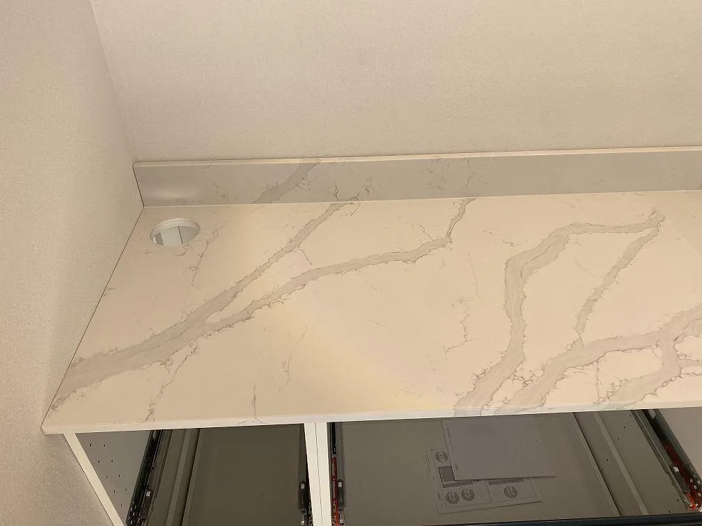 Køkkenbordplade i Quarella Bianco Venere, Påarp – billede 6