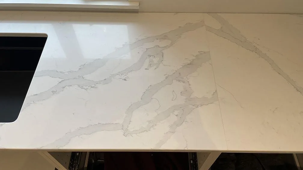 Køkkenbordplade i Quarella Bianco Venere, Rødovre – billede 4