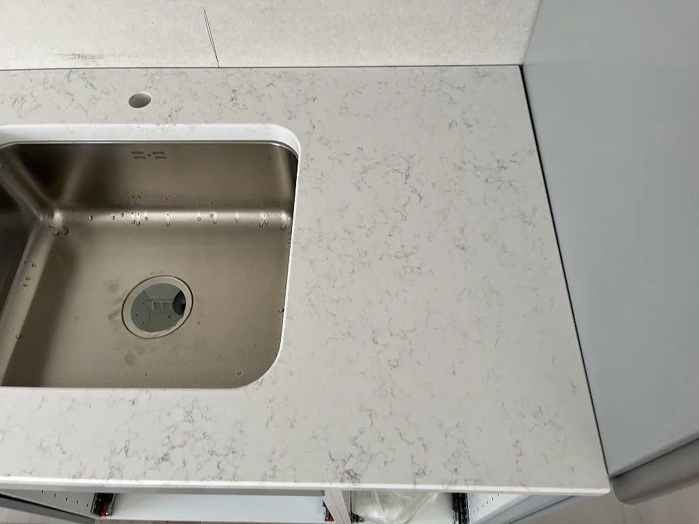 Køkkenbordplade i Quarella Navona, Lerberget – billede 5