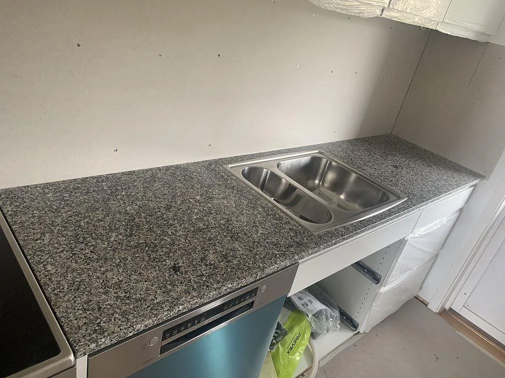 Køkkenbordplade i Rosa Beta, Grevie – billede 6