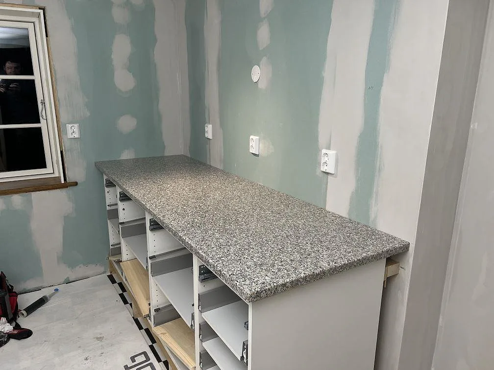 Køkkenbordplade i Rosa Beta, Nyköping – billede 2