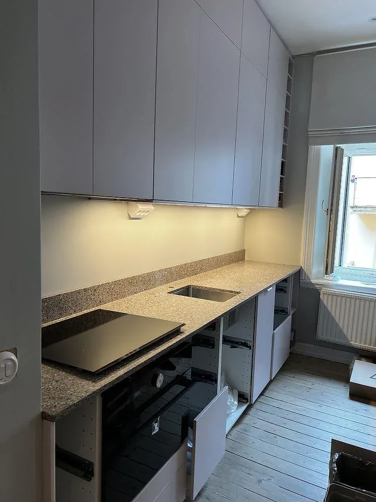 Gennemført projekt: Køkkenbordplade i Silestone Alpina White, Göteborg.