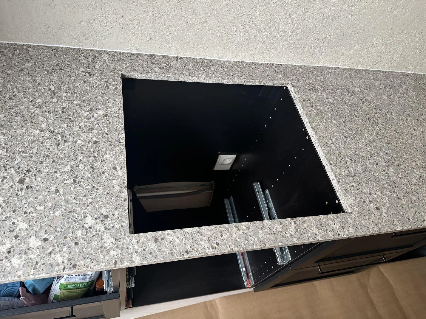 Køkkenbordplade i Silestone Alpina White, Limhamn – billede 4