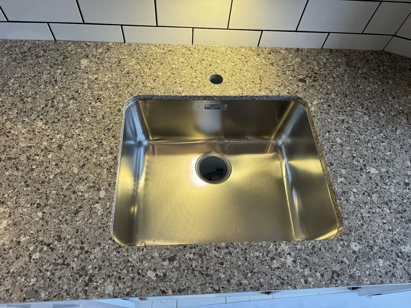 Køkkenbordplade i Silestone Alpina White, Malmö – billede 7
