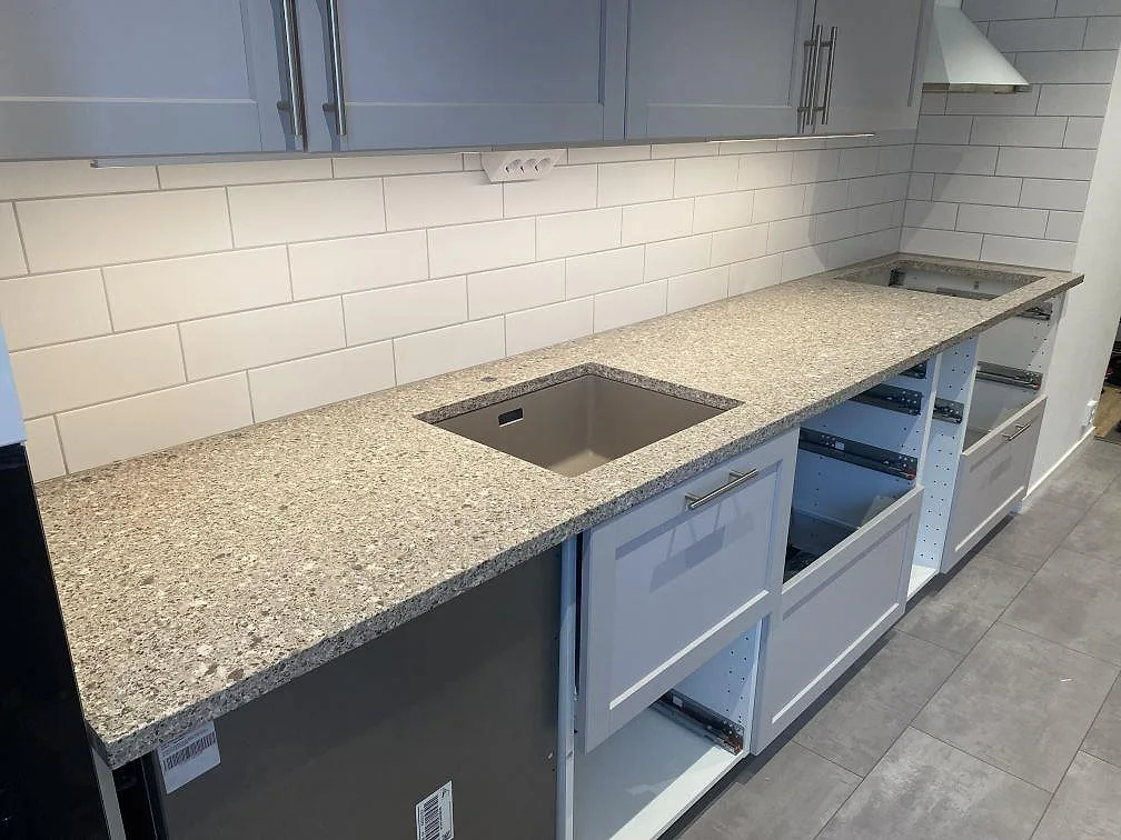 Køkkenbordplade i Silestone Alpina White, Malmö – billede 2