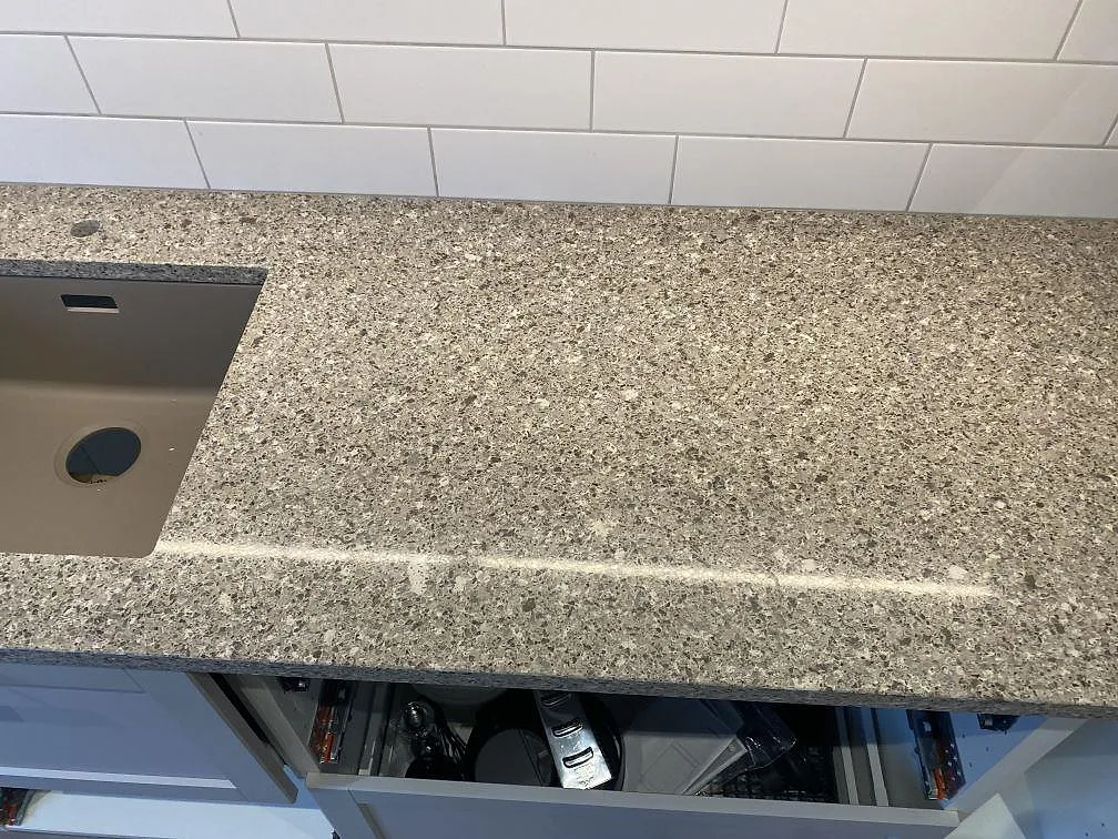 Køkkenbordplade i Silestone Alpina White, Malmö – billede 4