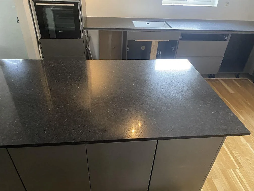 Køkkenbordplade i Silestone Arden Blue, Nättraby – billede 2
