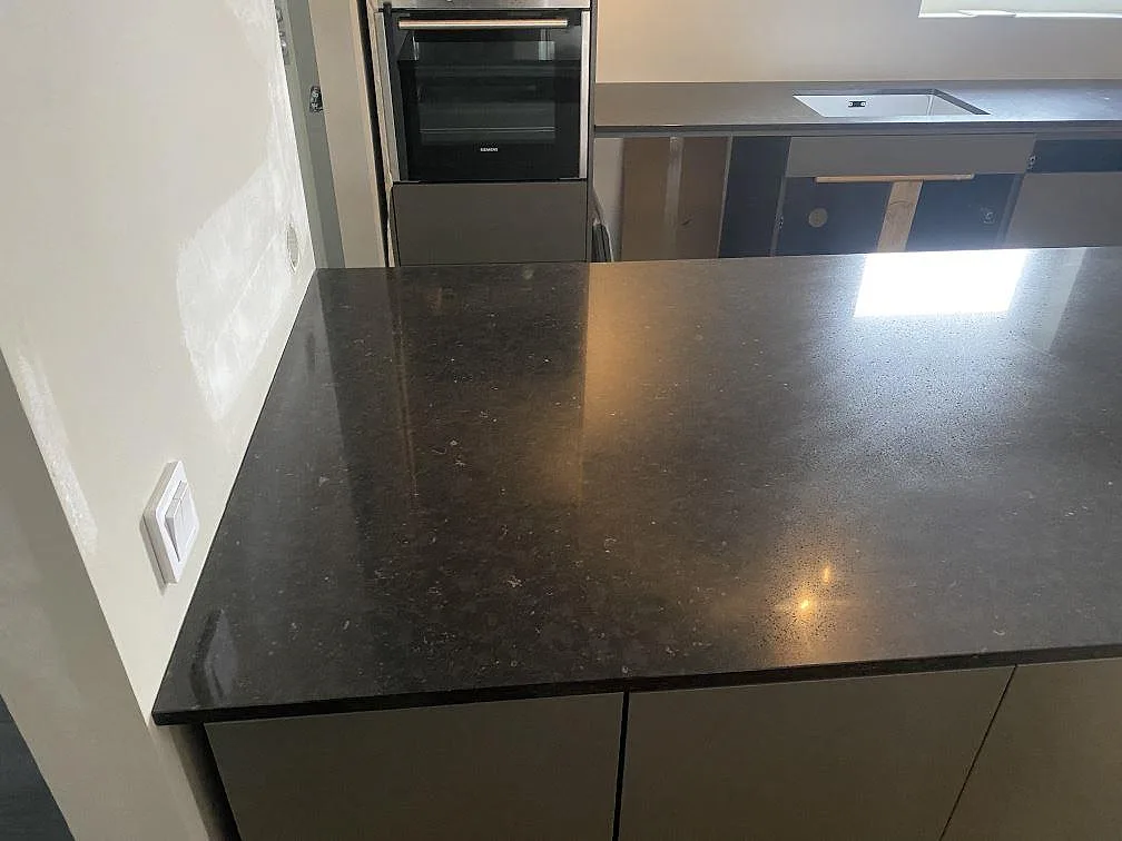 Køkkenbordplade i Silestone Arden Blue, Nättraby – billede 3