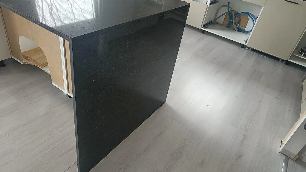Køkkenbordplade i Silestone Arden Blue, Torslanda – billede 4