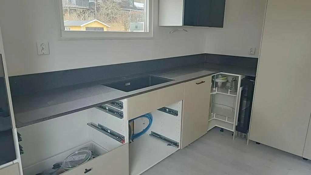 Køkkenbordplade i Silestone Arden Blue, Torslanda – billede 2