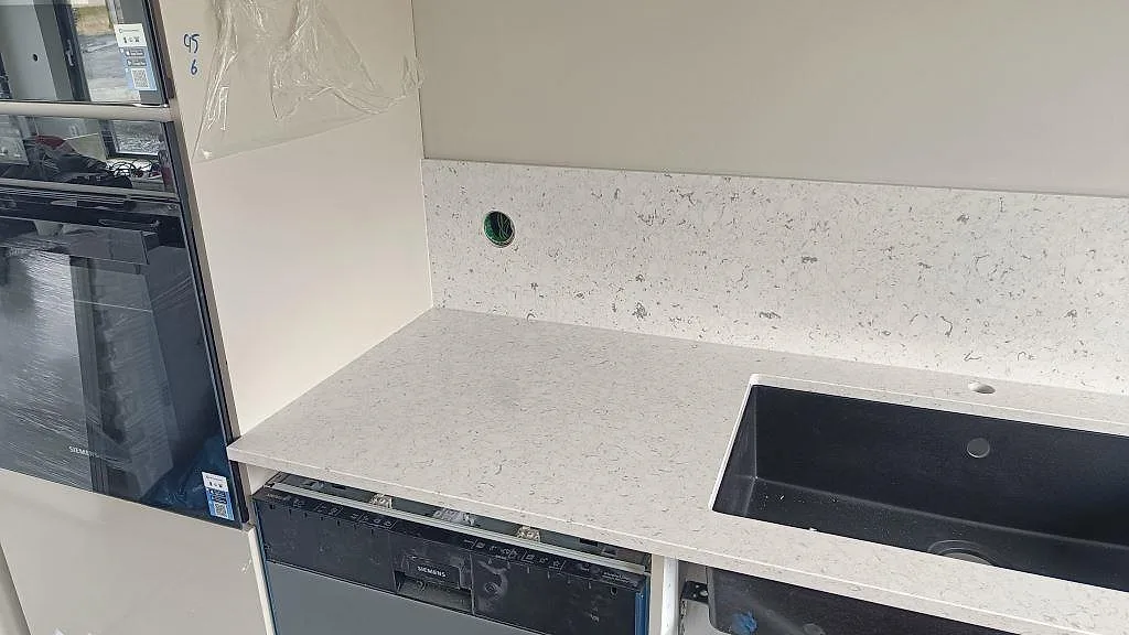 Køkkenbordplade i Silestone Bianco River, Ytterby – billede 4