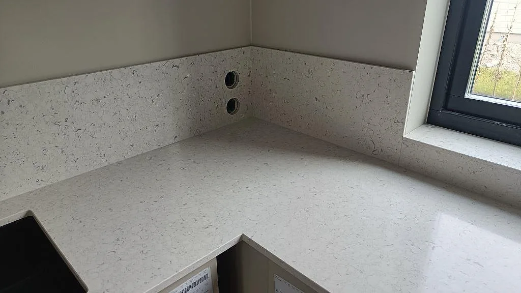 Køkkenbordplade i Silestone Bianco River, Ytterby – billede 6