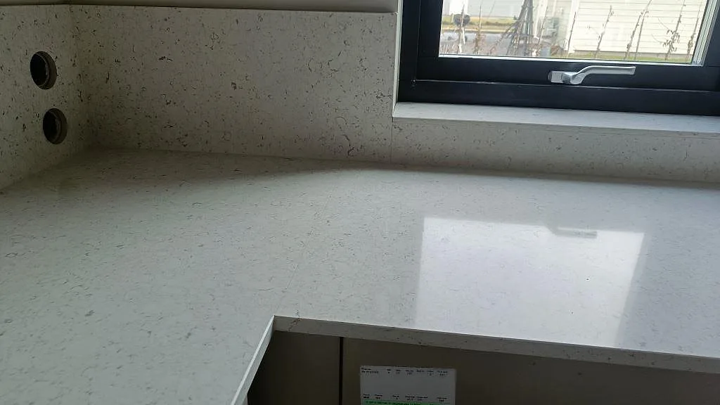Køkkenbordplade i Silestone Bianco River, Ytterby – billede 7