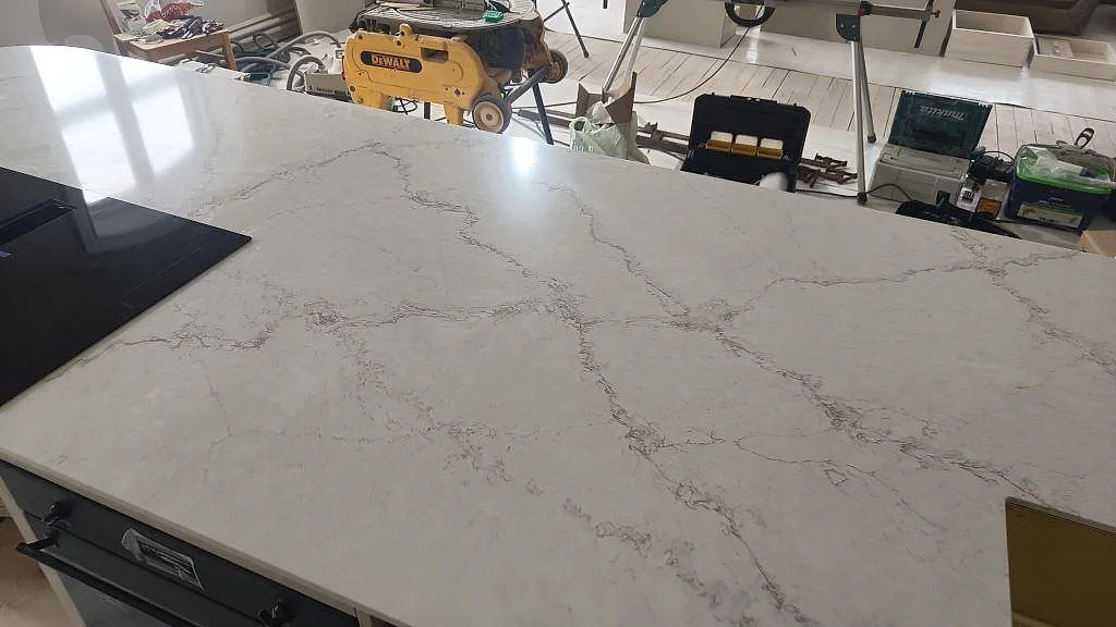 Køkkenbordplade i Silestone Blanc Elysee, Allerum – billede 6