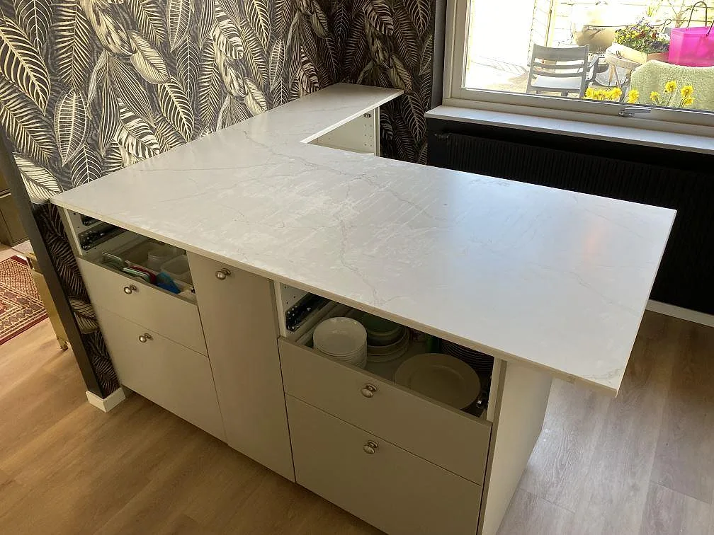 Køkkenbordplade i Silestone Blanc Elysee, Vinslöv – billede 5