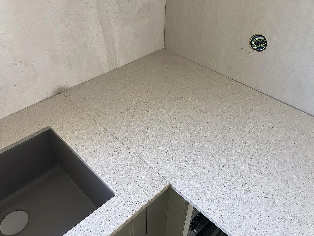 Køkkenbordplade i Silestone Blanco City, Ängelholm – billede 2