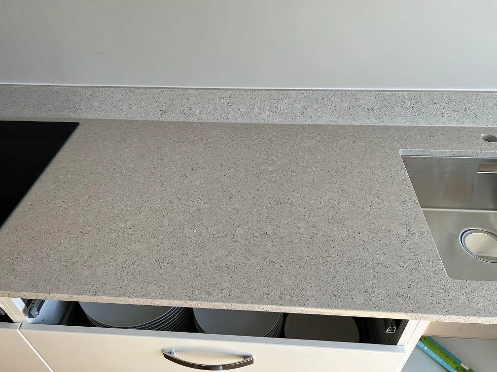 Køkkenbordplade i Silestone Blanco City, Bjärred – billede 3