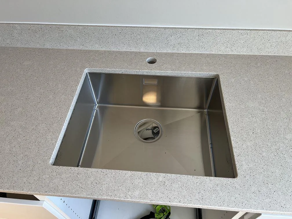 Køkkenbordplade i Silestone Blanco City, Bjärred – billede 2