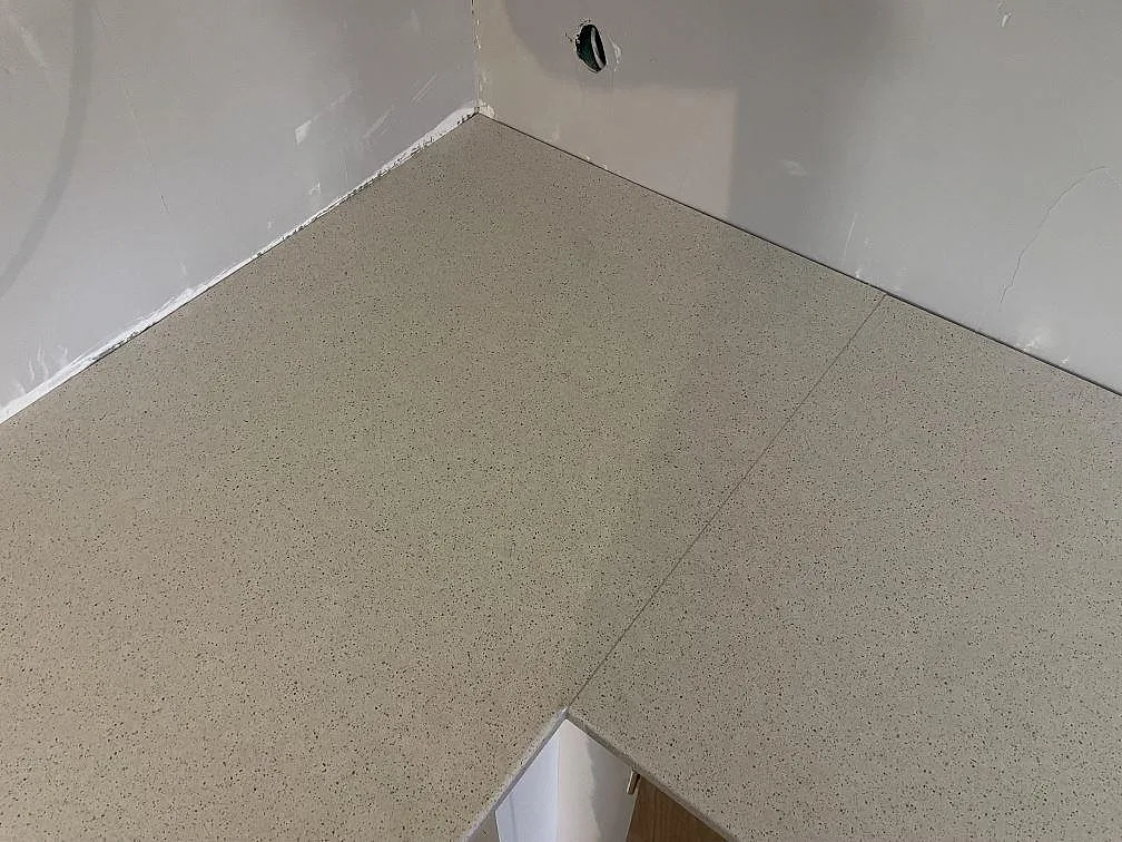 Køkkenbordplade i Silestone Blanco City, Hässelby – billede 3