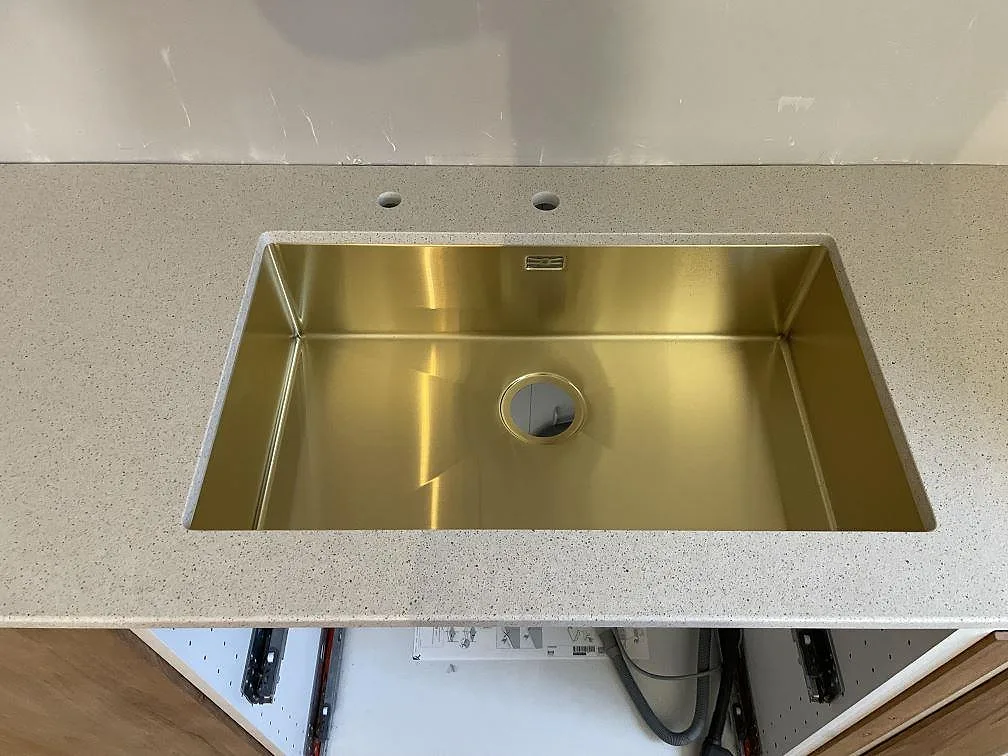 Køkkenbordplade i Silestone Blanco City, Hässelby – billede 4