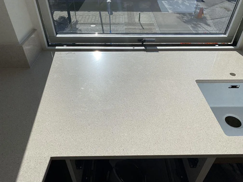 Køkkenbordplade i Silestone Blanco City, Malmö – billede 4