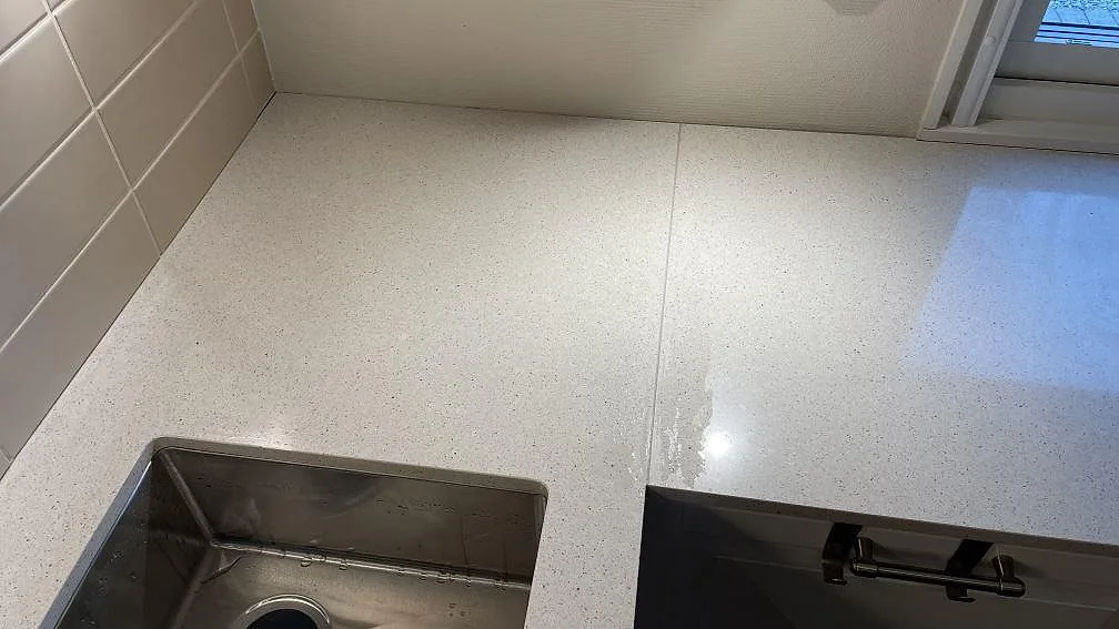 Køkkenbordplade i Silestone Blanco City, Tygelsjö – billede 5