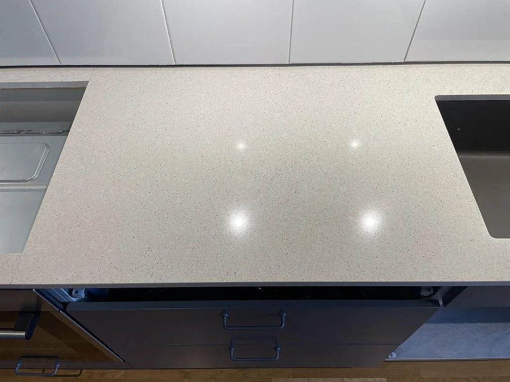 Køkkenbordplade i Silestone Blanco City, Uppsala – billede 2