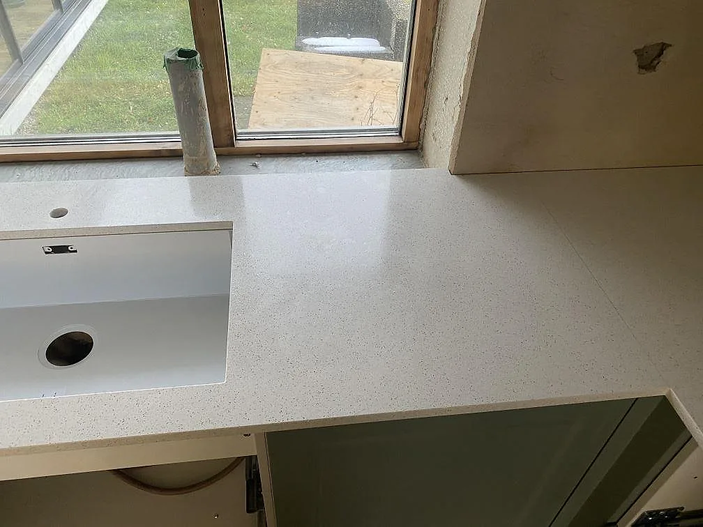 Køkkenbordplade i Silestone Blanco Maple 14, Klagshamn – billede 2