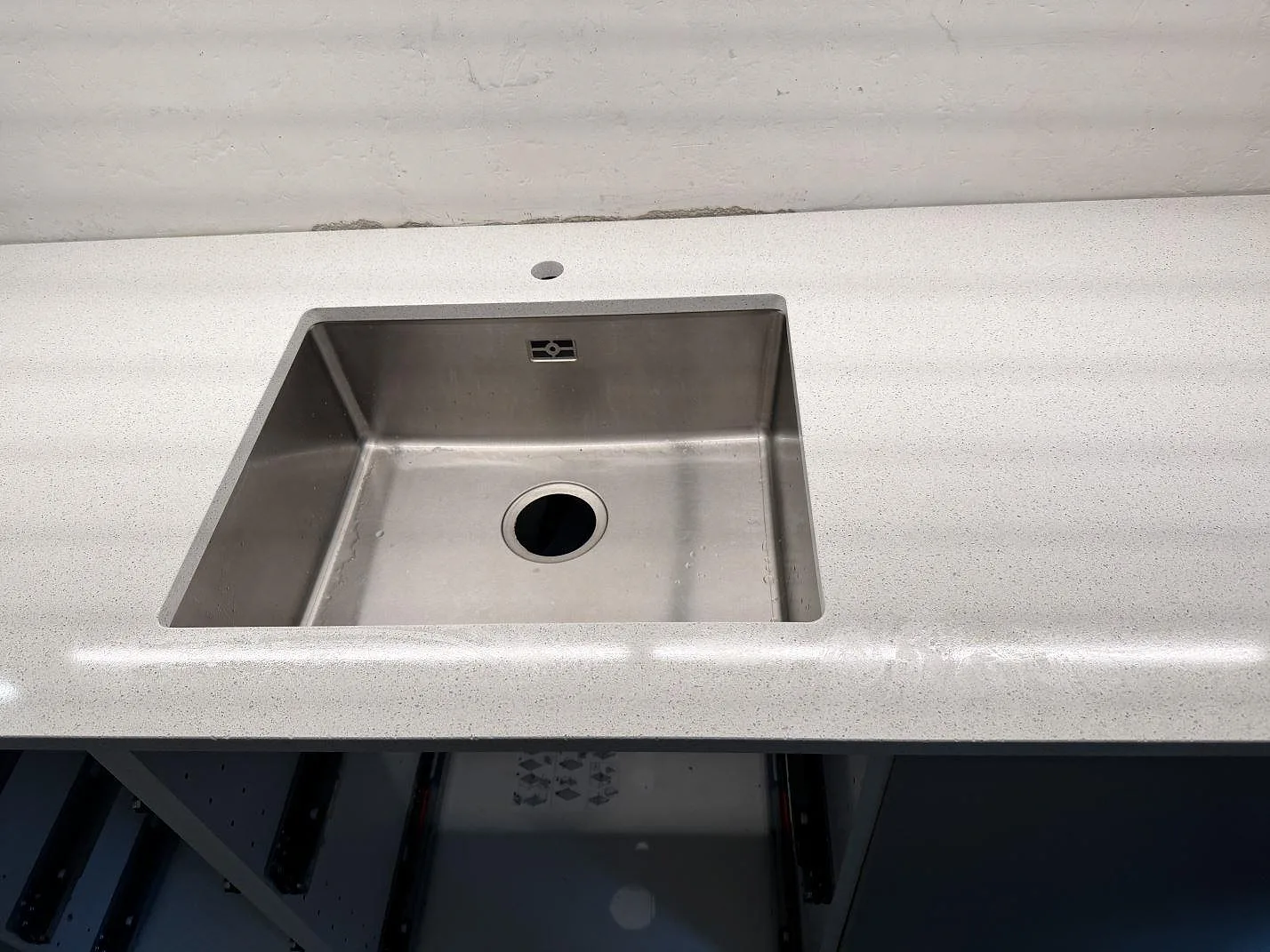Køkkenbordplade i Silestone Blanco Maple 14, Malmö – billede 3