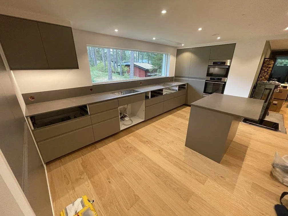Køkkenbordplade i Silestone Brass Relish, Åhus – billede 2