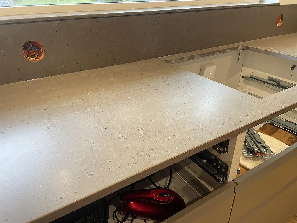 Køkkenbordplade i Silestone Brass Relish, Åhus – billede 6
