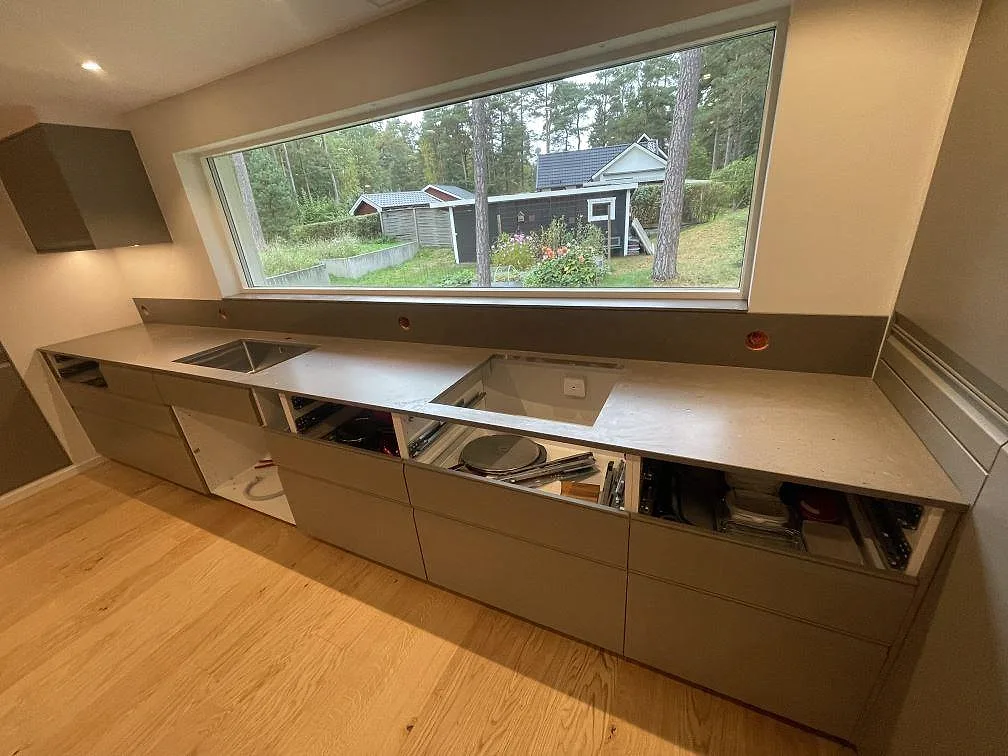 Køkkenbordplade i Silestone Brass Relish, Åhus – billede 3