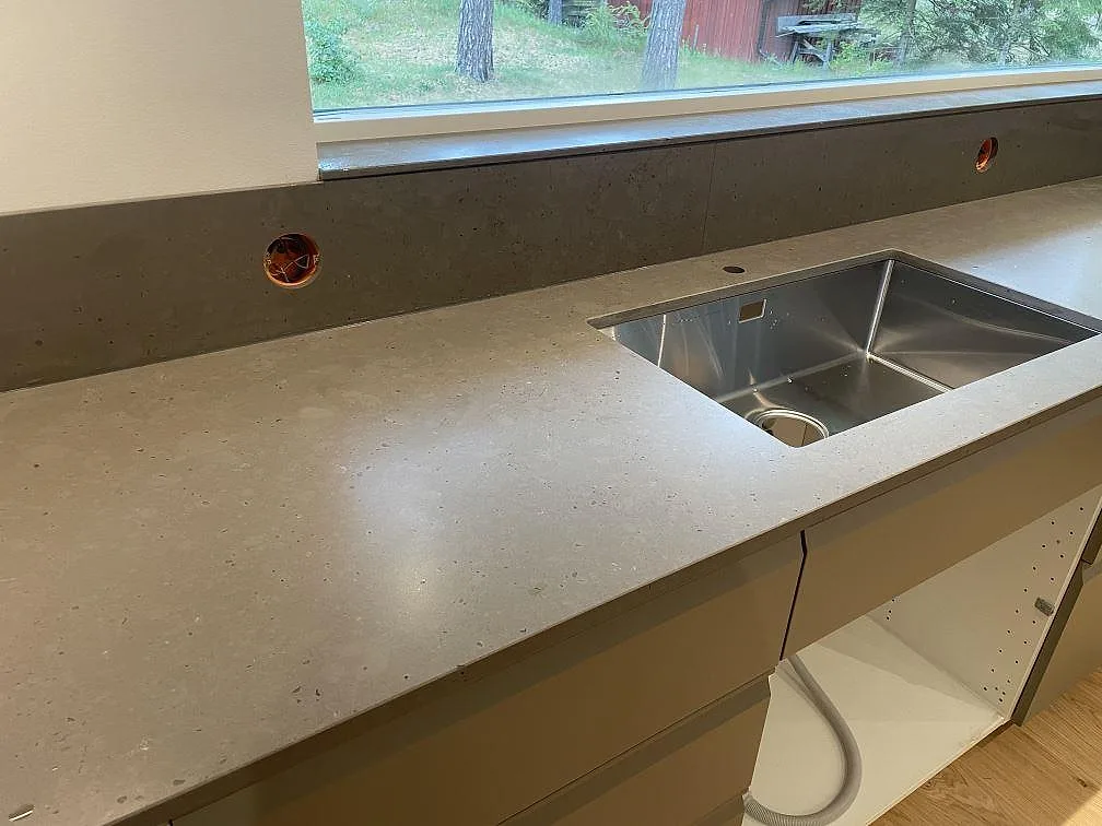 Køkkenbordplade i Silestone Brass Relish, Åhus – billede 4