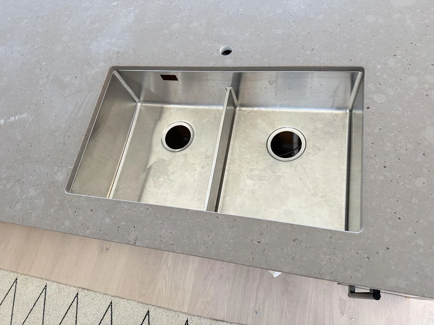 Køkkenbordplade i Silestone Brass relish, Glommen – billede 3