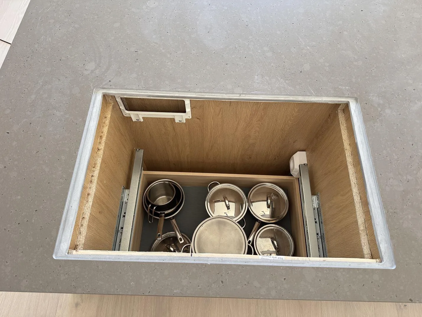 Køkkenbordplade i Silestone Brass relish, Glommen – billede 4