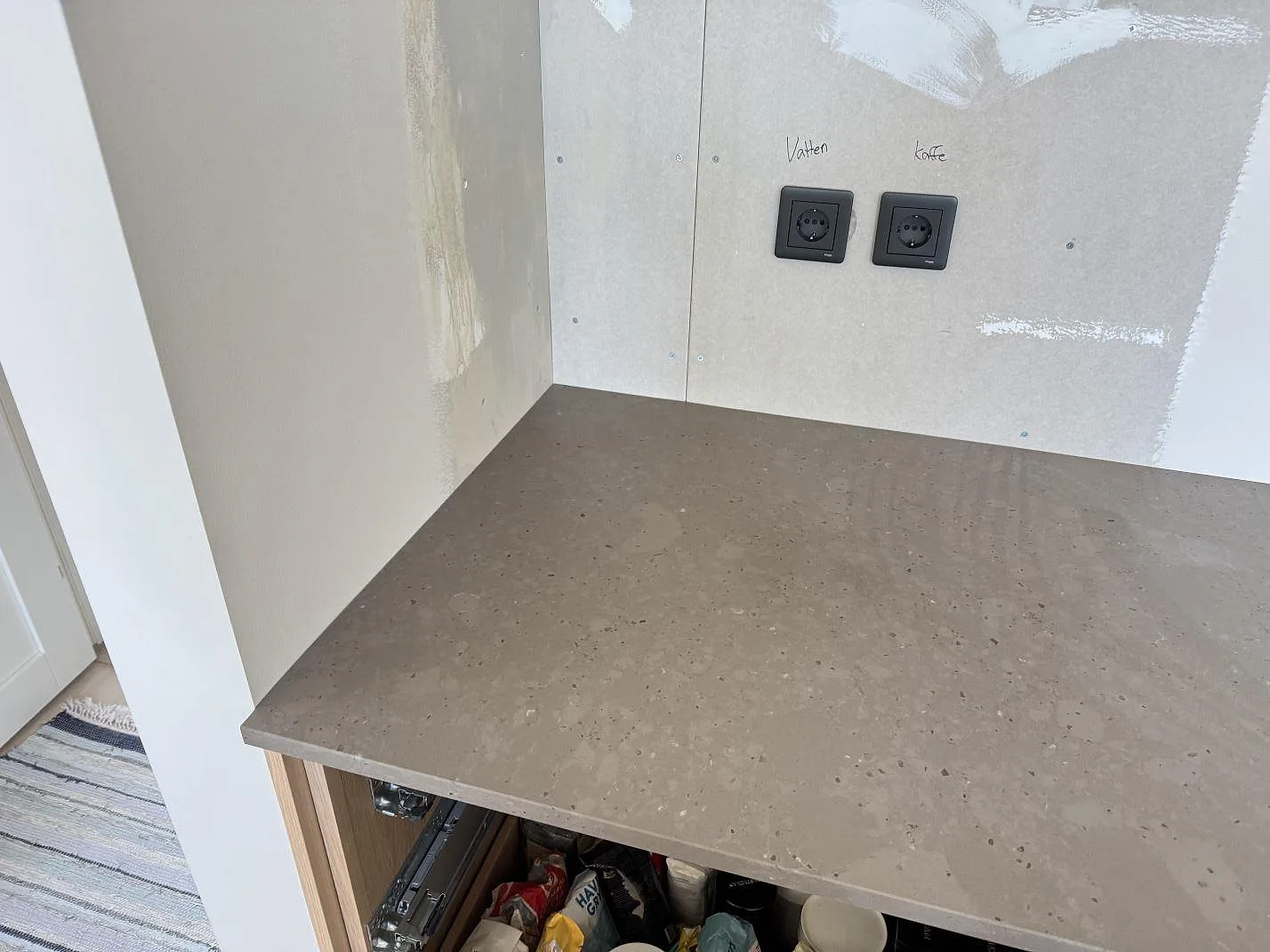Køkkenbordplade i Silestone Brass relish, Glommen – billede 6