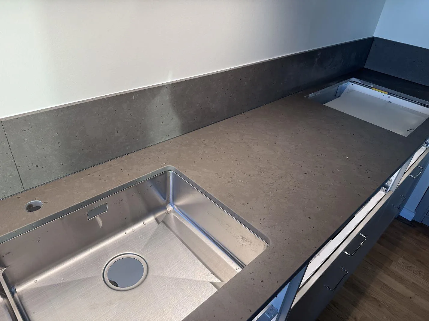 Køkkenbordplade i Silestone Brass relish, Göteborg – billede 2