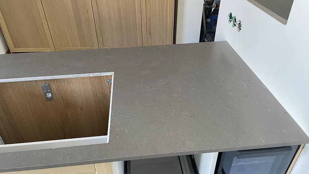 Køkkenbordplade i Silestone Brass relish, Malmö – billede 3